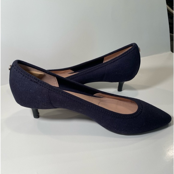 Taryn Rose Navy Nicki Pump 8 - Picture 2 of 10